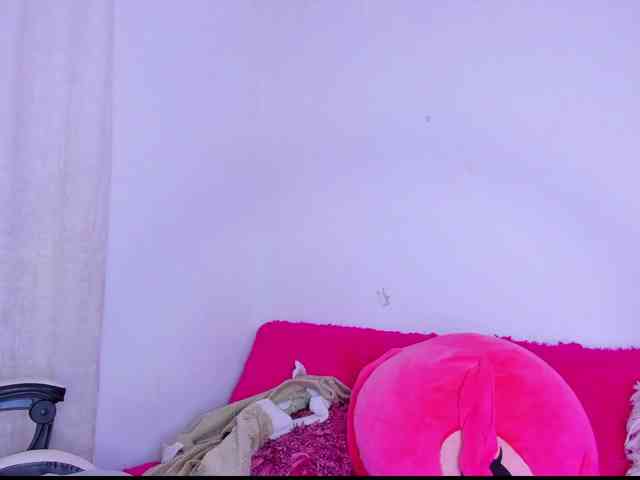 MiaaLove6969 webcam