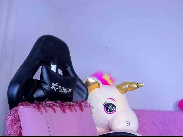 MiaaLove6969 webcam