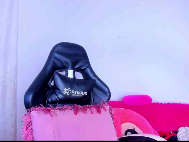 MiaaLove6969 webcam