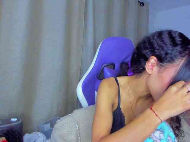 MiaaLove6969 webcam