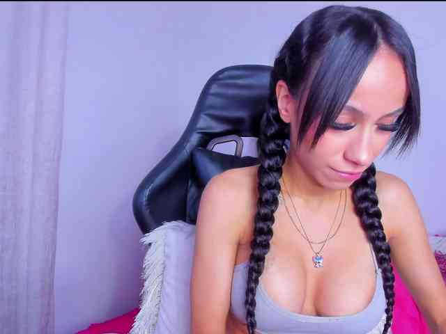 MiaaLove6969 webcam