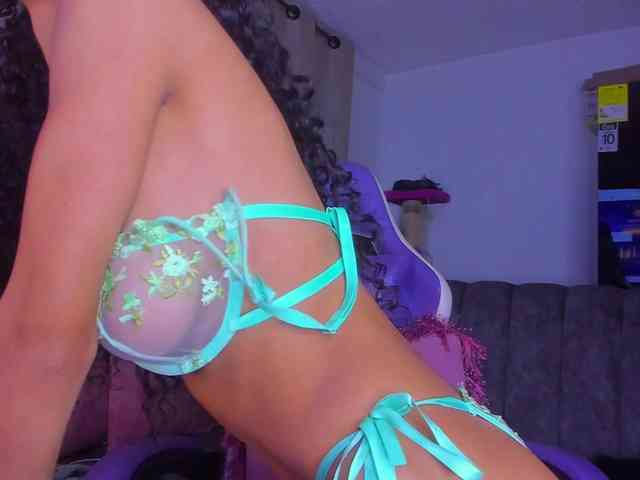 MiaaLove6969 Live Webcam on BongaCams