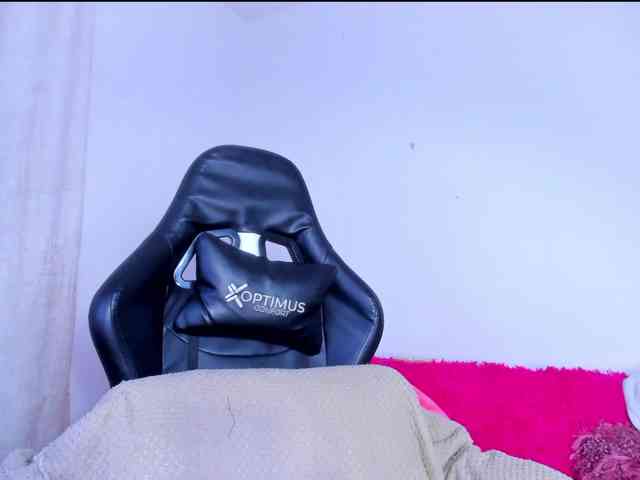 MiaaLove6969 webcam