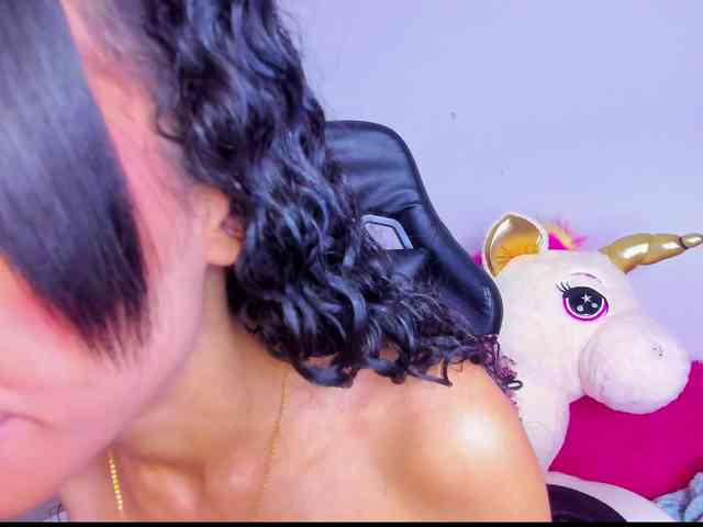 MiaaLove6969 webcam