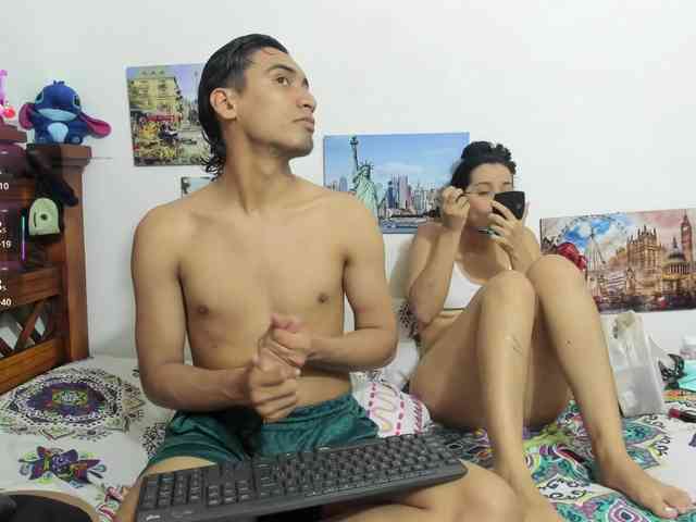 ROXANA-TONY777 webcam