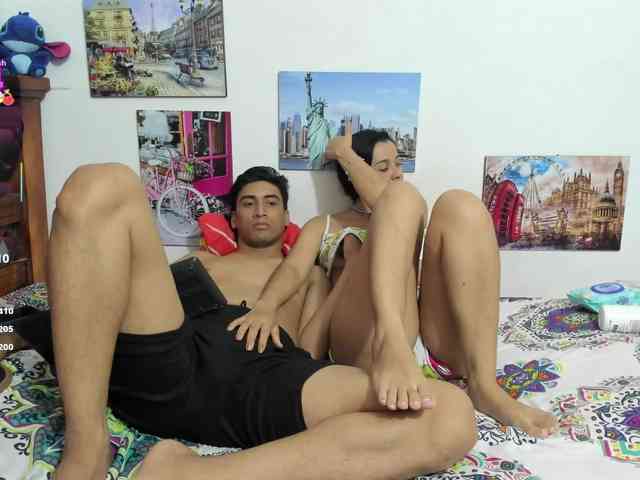 ROXANA-TONY777 webcam