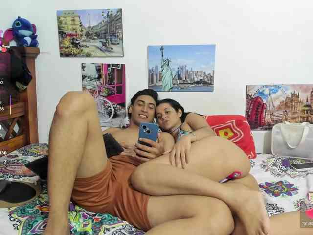 ROXANA-TONY777 webcam