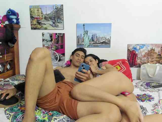 ROXANA-TONY777 webcam