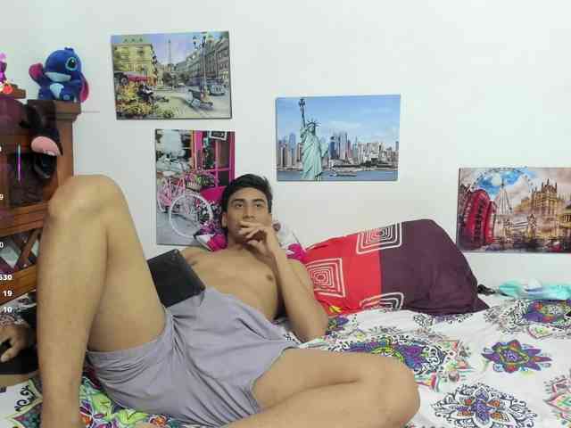 ROXANA-TONY777 webcam