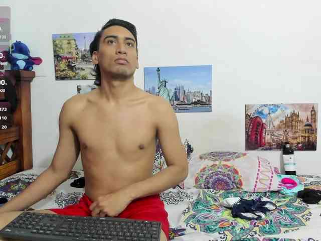 ROXANA-TONY777 webcam