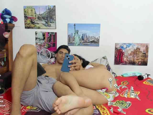 ROXANA-TONY777 webcam