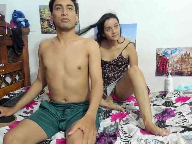 ROXANA-TONY777 webcam