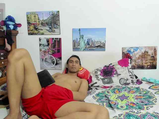 ROXANA-TONY777 webcam