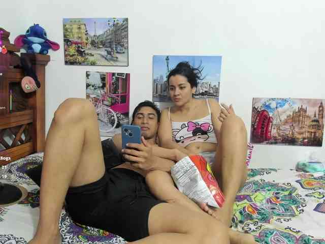 ROXANA-TONY777 webcam