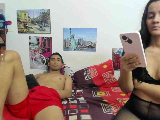 ROXANA-TONY777 webcam