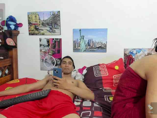 ROXANA-TONY777 webcam