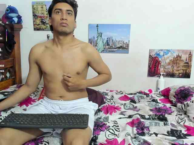 ROXANA-TONY777 webcam