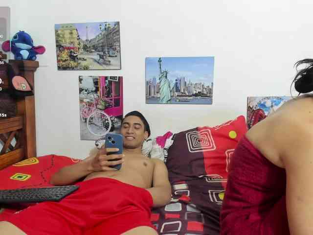 ROXANA-TONY777 webcam