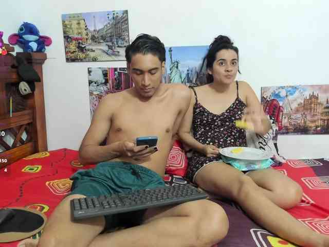 ROXANA-TONY777 webcam