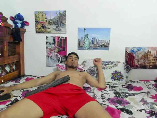 ROXANA-TONY777 webcam