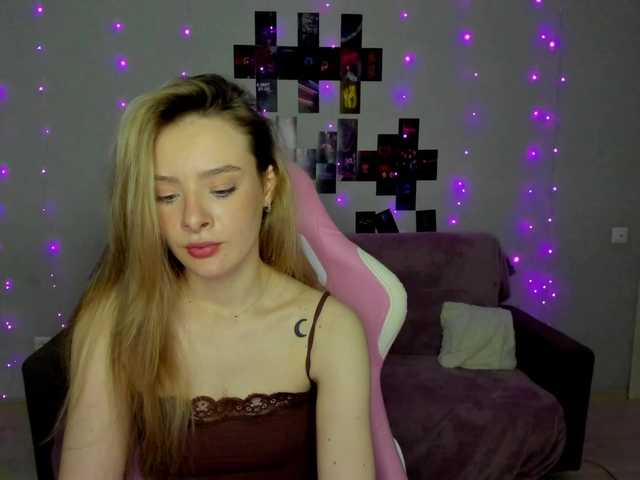 Suzie-Q69's BongaCams show and profile