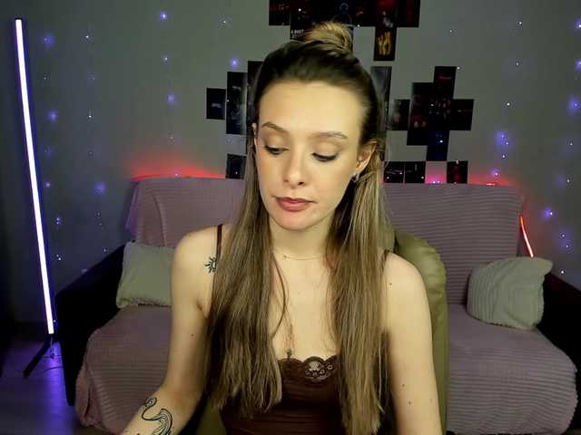 Suzie-Q69's BongaCams show and profile