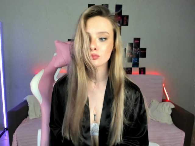 Suzie-Q69's BongaCams show and profile