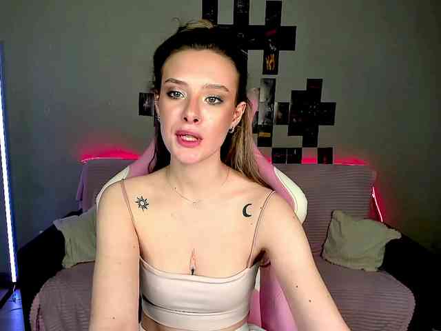 Suzie-Q69 webcam