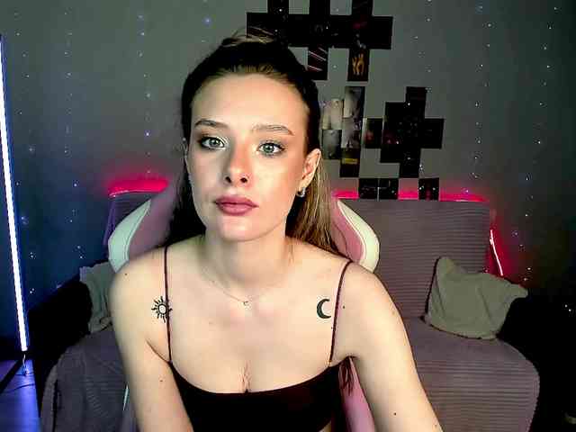 Suzie-Q69 webcam