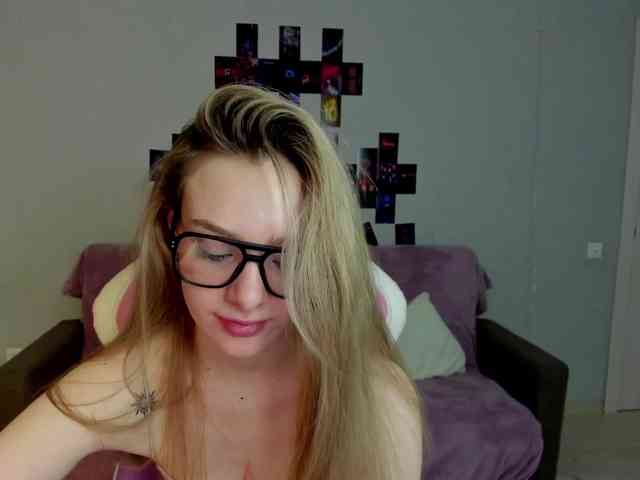 Suzie-Q69 webcam