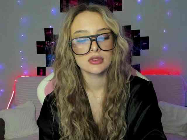 Suzie-Q69 webcam