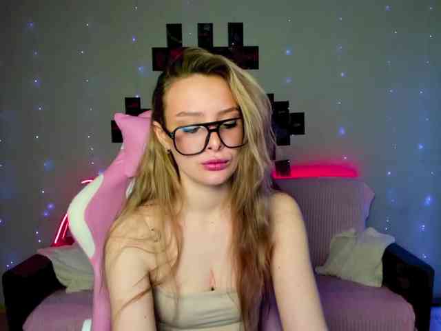 Suzie-Q69 webcam