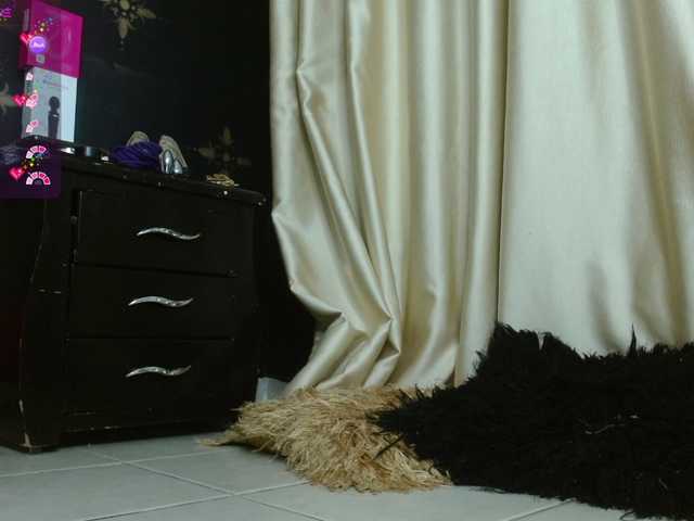 Jolie-collete's BongaCams show and profile