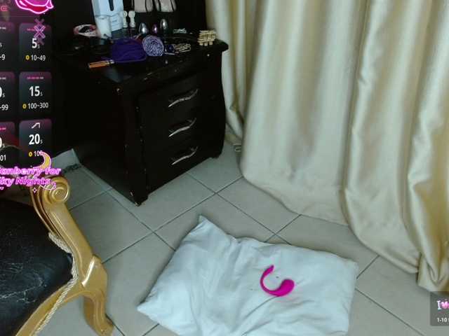 Jolie-collete's BongaCams show and profile