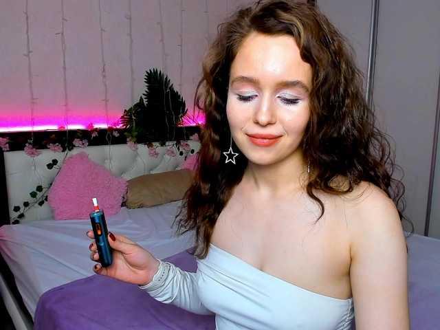 SteshaRay's BongaCams show and profile