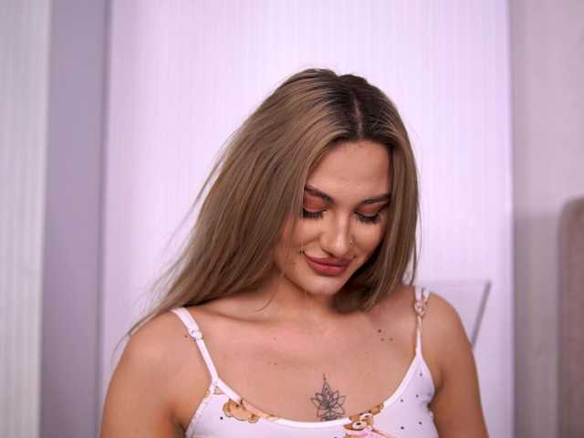 ChloeGracee's BongaCams show and profile