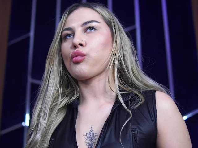 ChloeGracee's BongaCams show and profile