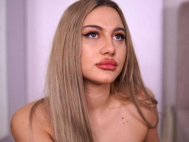 ChloeGracee's BongaCams show and profile