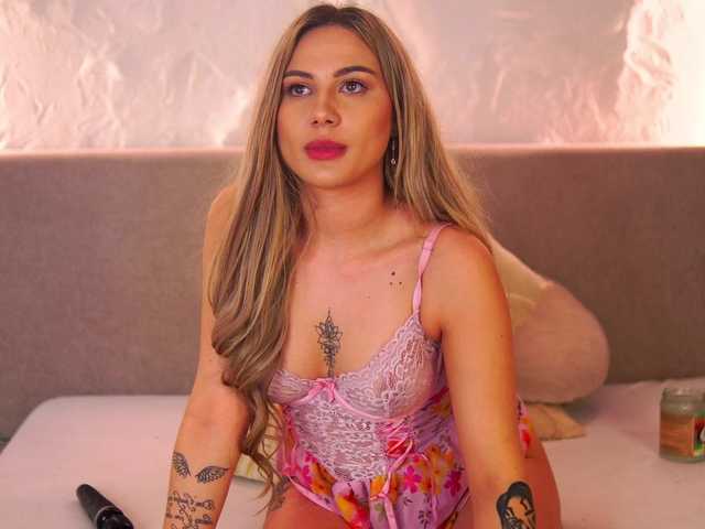 ChloeGracee —  Can i be your favorite kink ?  FUCKMACHINE ON 