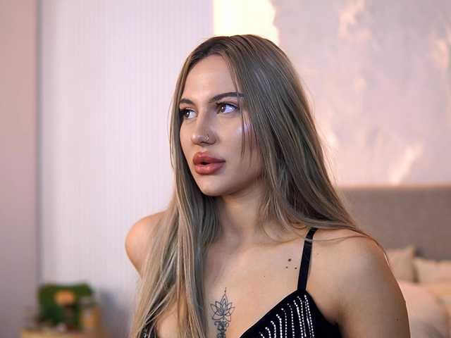 ChloeGracee's BongaCams show and profile