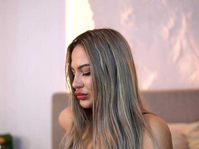 ChloeGracee's BongaCams show and profile