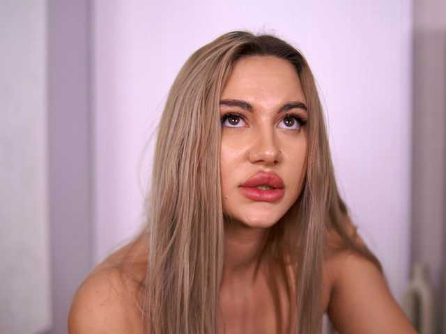 ChloeGracee's BongaCams show and profile