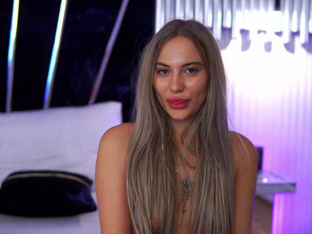 ChloeGracee's BongaCams show and profile