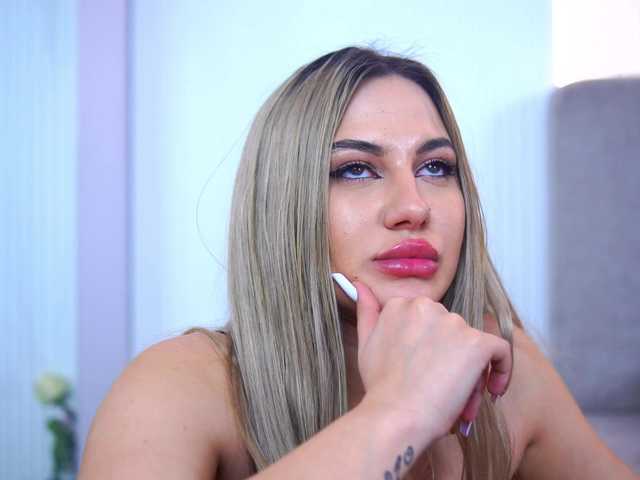 ChloeGracee's BongaCams show and profile