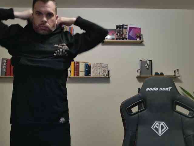 tylerdavidcreato... Live Webcam on BongaCams