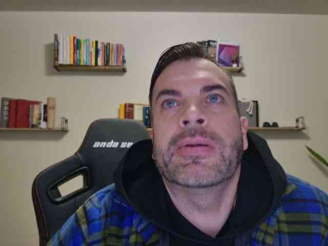 tylerdavidcreato... Live Webcam on BongaCams