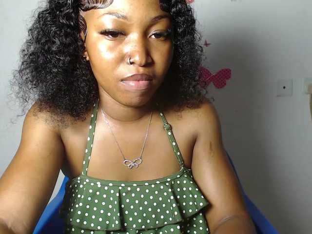 HotndCremy247 webcam bongacams model stream image