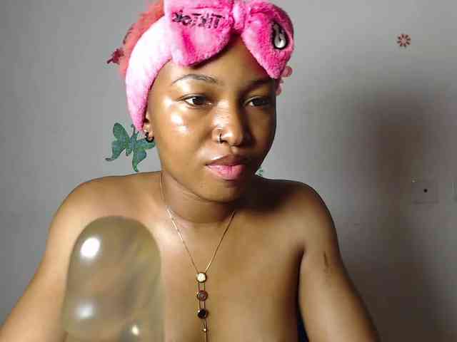 HotndCremy247 webcam