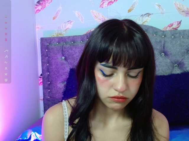  Queen-Rosee chat room