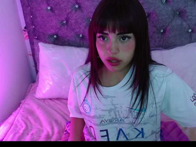 Queen-Rosee's BongaCams show and profile